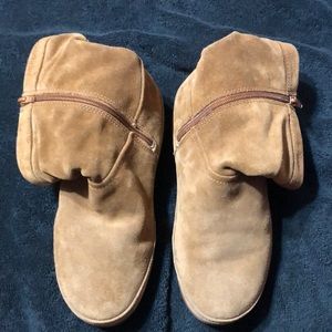 Carmel color Fit flip suede boots